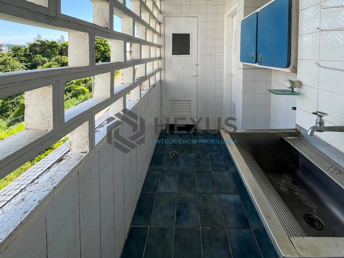 Foto 31 de Apartamento frente mar com varanda na Praia das Pitangueiras, Guaruja
