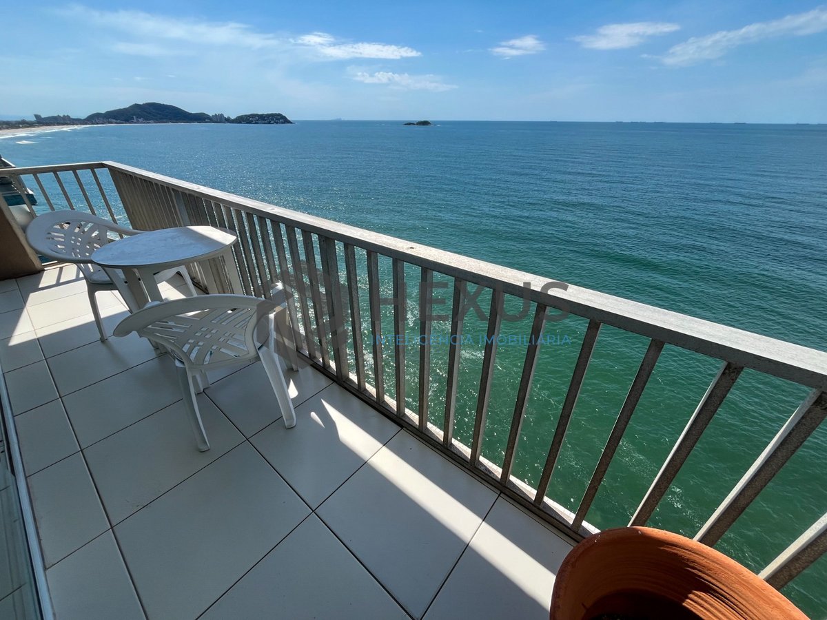 Foto 6 de Apartamento frente mar com varanda na Praia das Pitangueiras, Guaruja