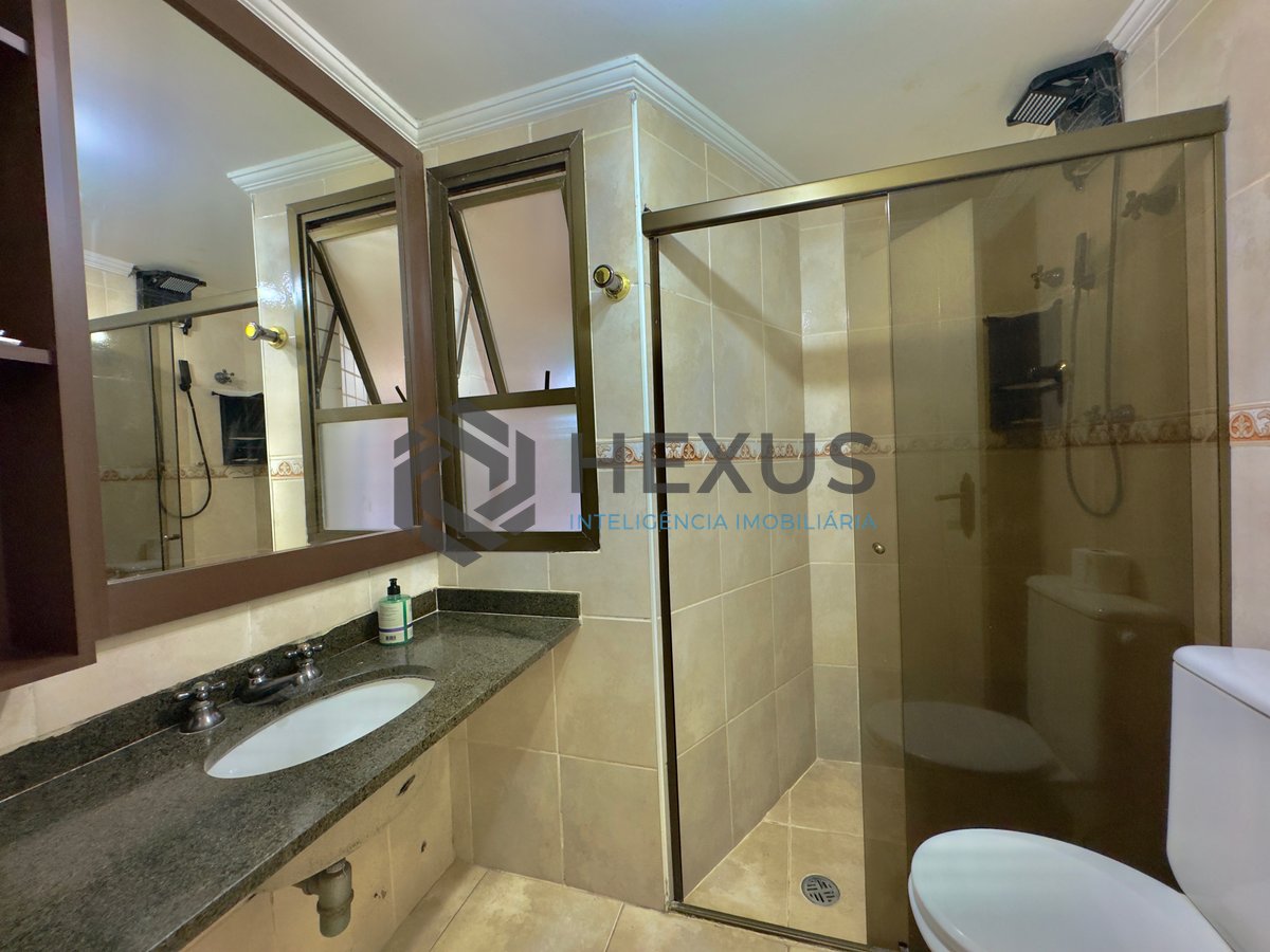 Foto 17 de Apartamento reformado com varanda gourmet vista mar a 1 quadra da praia e lazer nas Astúrias, Guarujá