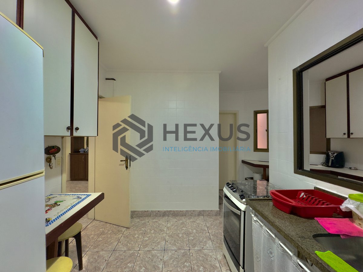 Foto 23 de Apartamento reformado com varanda gourmet vista mar a 1 quadra da praia e lazer nas Astúrias, Guarujá