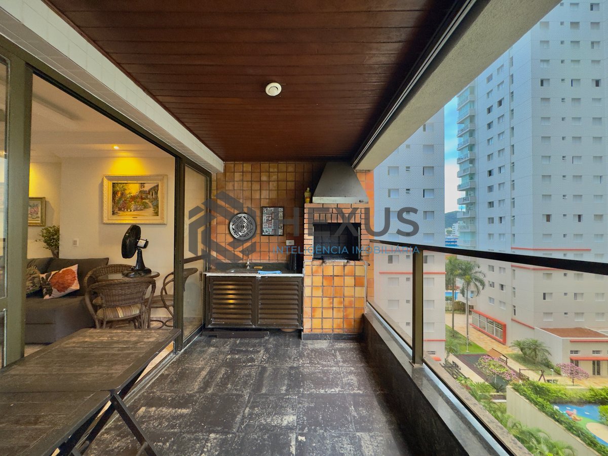 Foto 5 de Apartamento reformado com varanda gourmet vista mar a 1 quadra da praia e lazer nas Astúrias, Guarujá