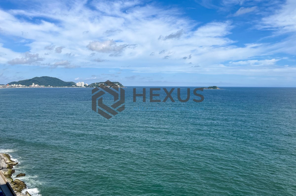 Foto 10 de Apartamento frente mar com varanda na Praia das Pitangueiras, Guaruja