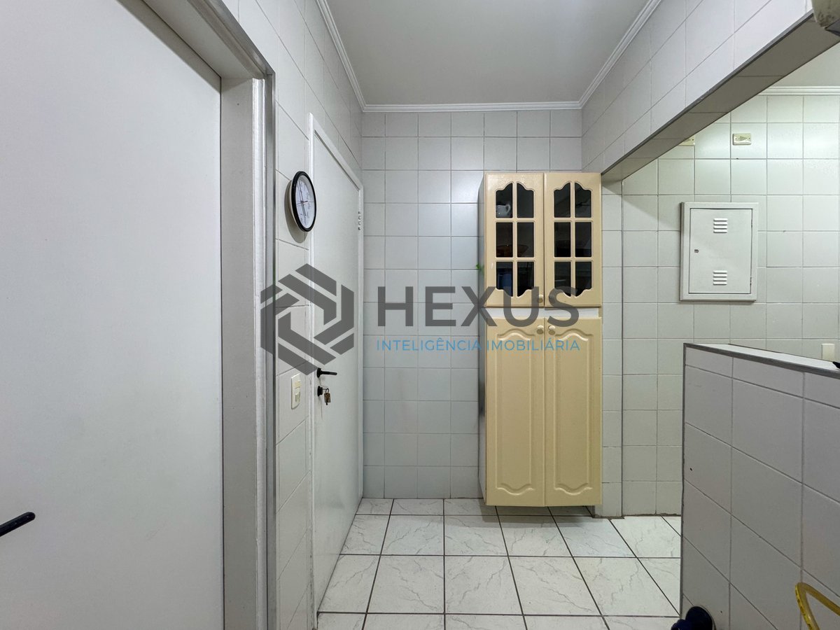 Foto 18 de Apartamento com varanda e lazer nas Pitangueiras, Guaruja