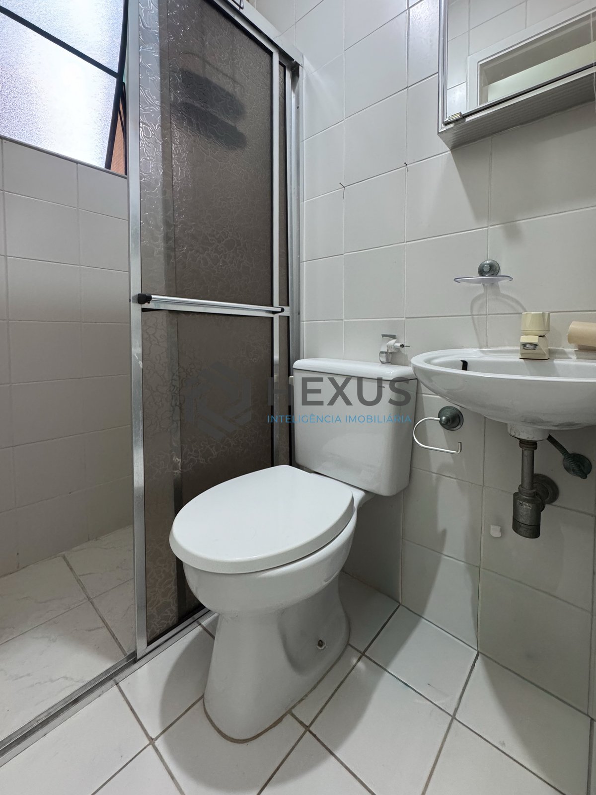 Foto 21 de Apartamento com varanda e lazer nas Pitangueiras, Guaruja