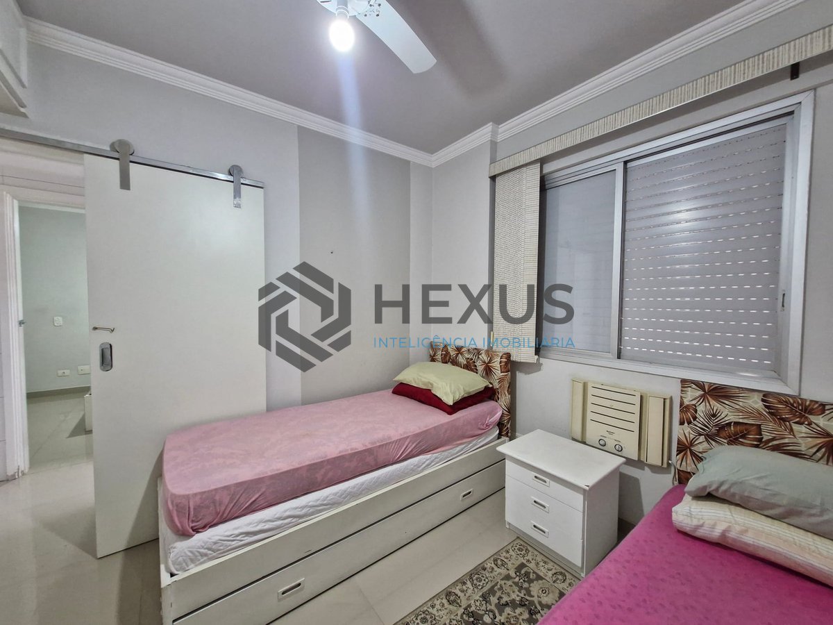 Foto 14 de Apartamento com varanda e lazer na região na Praia das Pitangueiras, Guaruja
