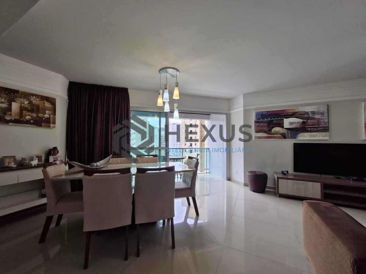 Foto 3 de Apartamento com varanda e lazer na região na Praia das Pitangueiras, Guaruja