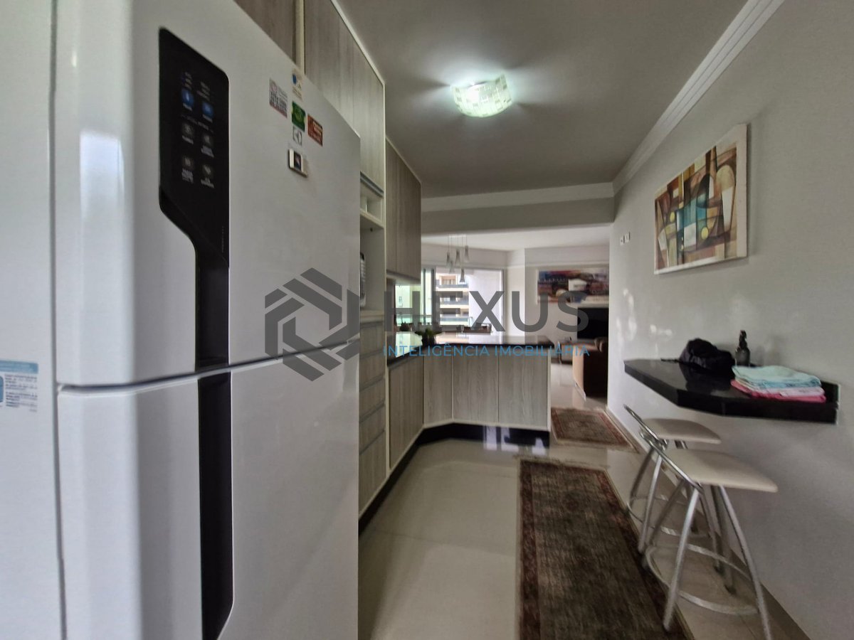 Foto 24 de Apartamento com varanda e lazer na região na Praia das Pitangueiras, Guaruja