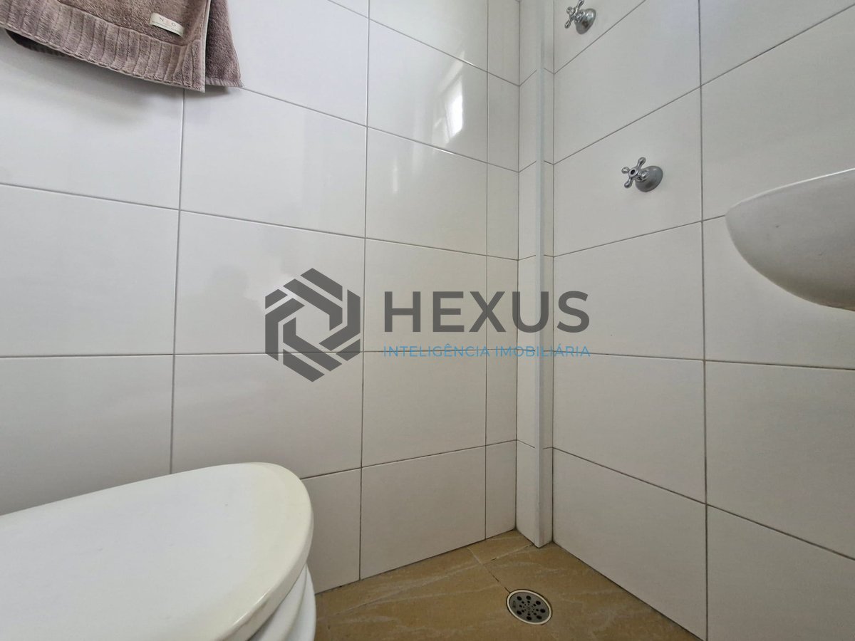 Foto 26 de Apartamento com varanda e lazer na região na Praia das Pitangueiras, Guaruja