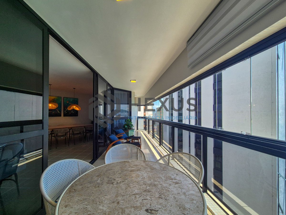 Foto 10 de Apartamento frente mar com varanda e lazer na Praia das Astúrias, Guarujá