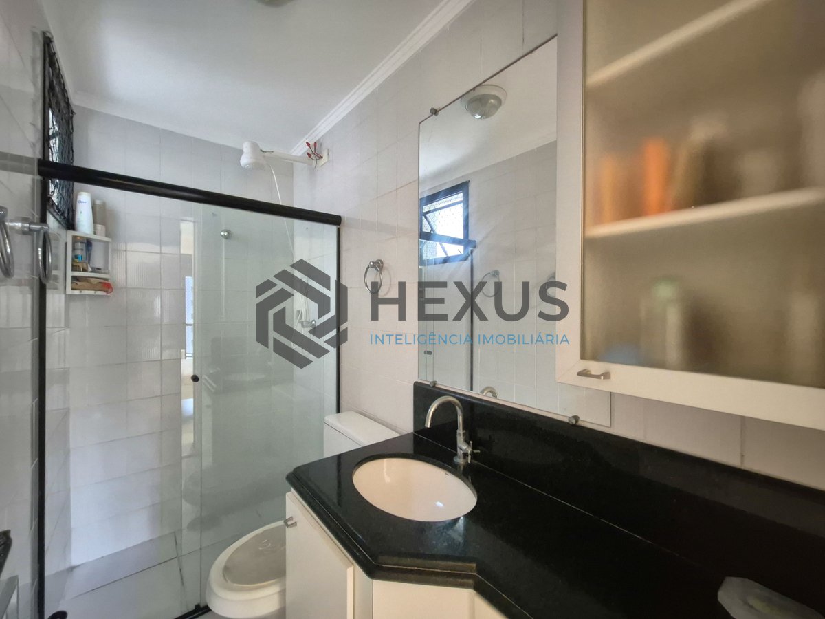 Foto 18 de Apartamento com varanda e lazer na Praia das Pitangueiras, Guaruja