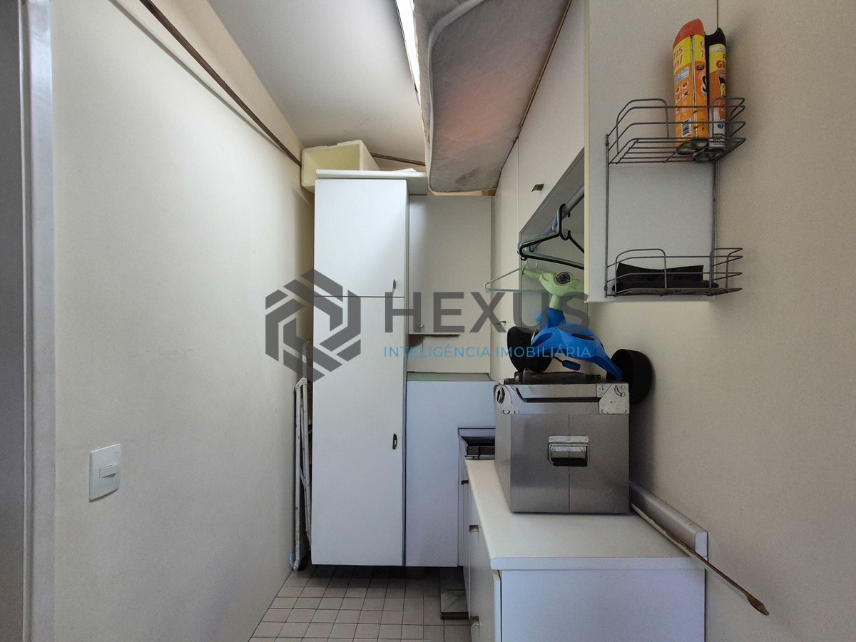 Foto 29 de Apartamento com varanda e lazer na Praia das Pitangueiras, Guaruja