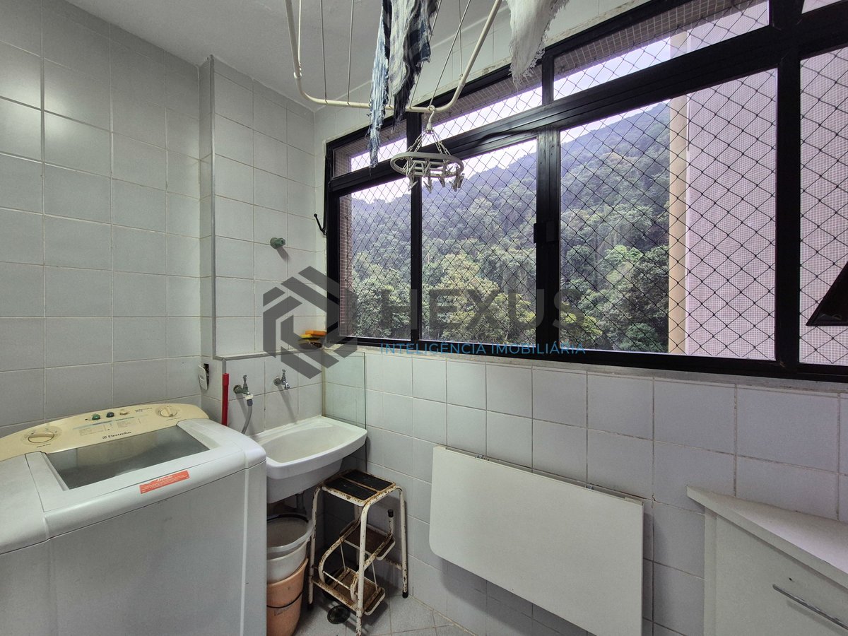 Foto 30 de Apartamento com varanda e lazer na Praia das Pitangueiras, Guaruja