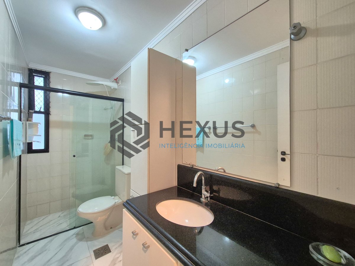 Foto 8 de Apartamento com varanda e lazer na Praia das Pitangueiras, Guaruja