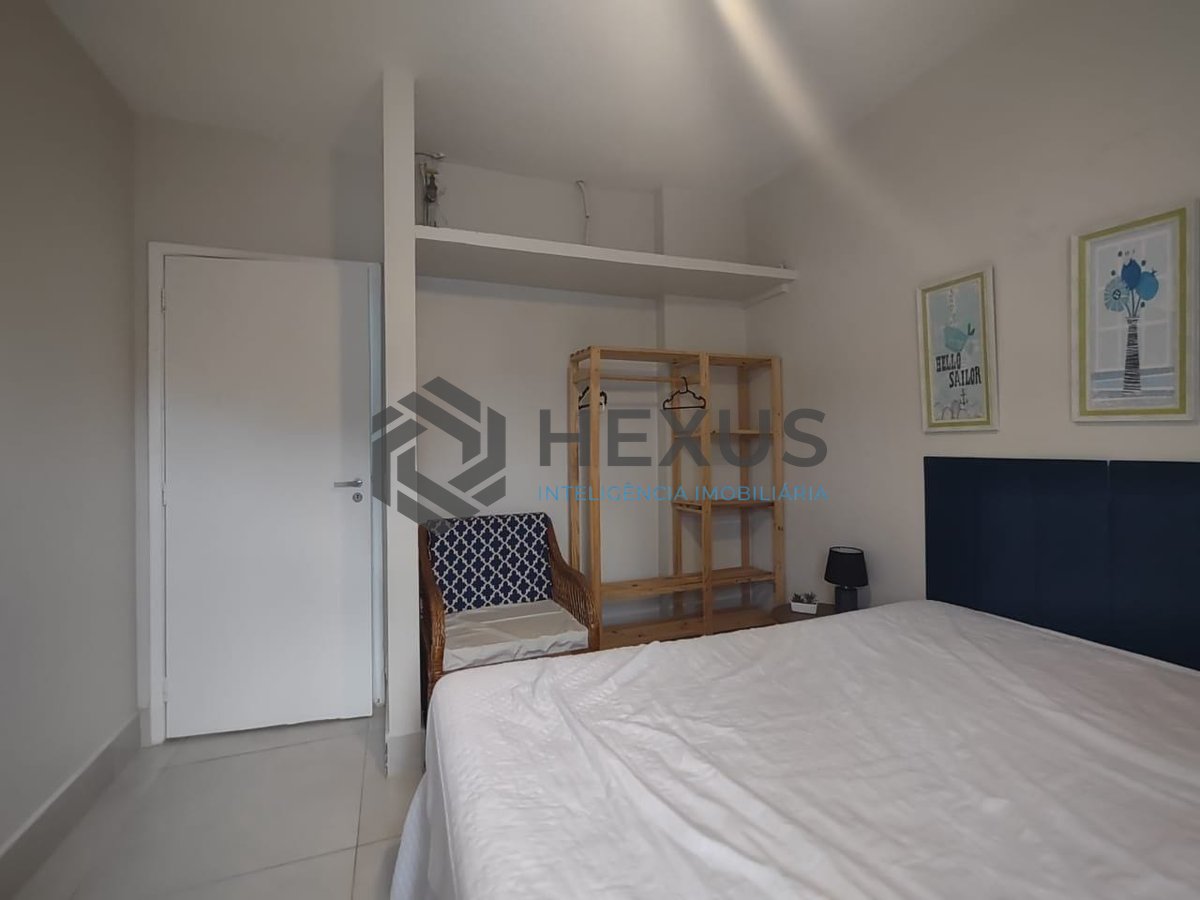 Foto 11 de Apartamento com varanda reformado na região dos Hotéis da Praia da Enseada, Guarujá
