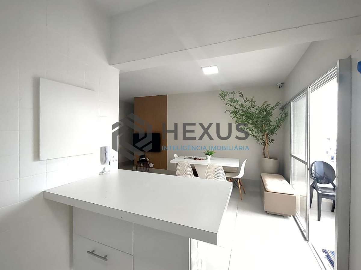 Foto 12 de Apartamento com varanda reformado na região dos Hotéis da Praia da Enseada, Guarujá