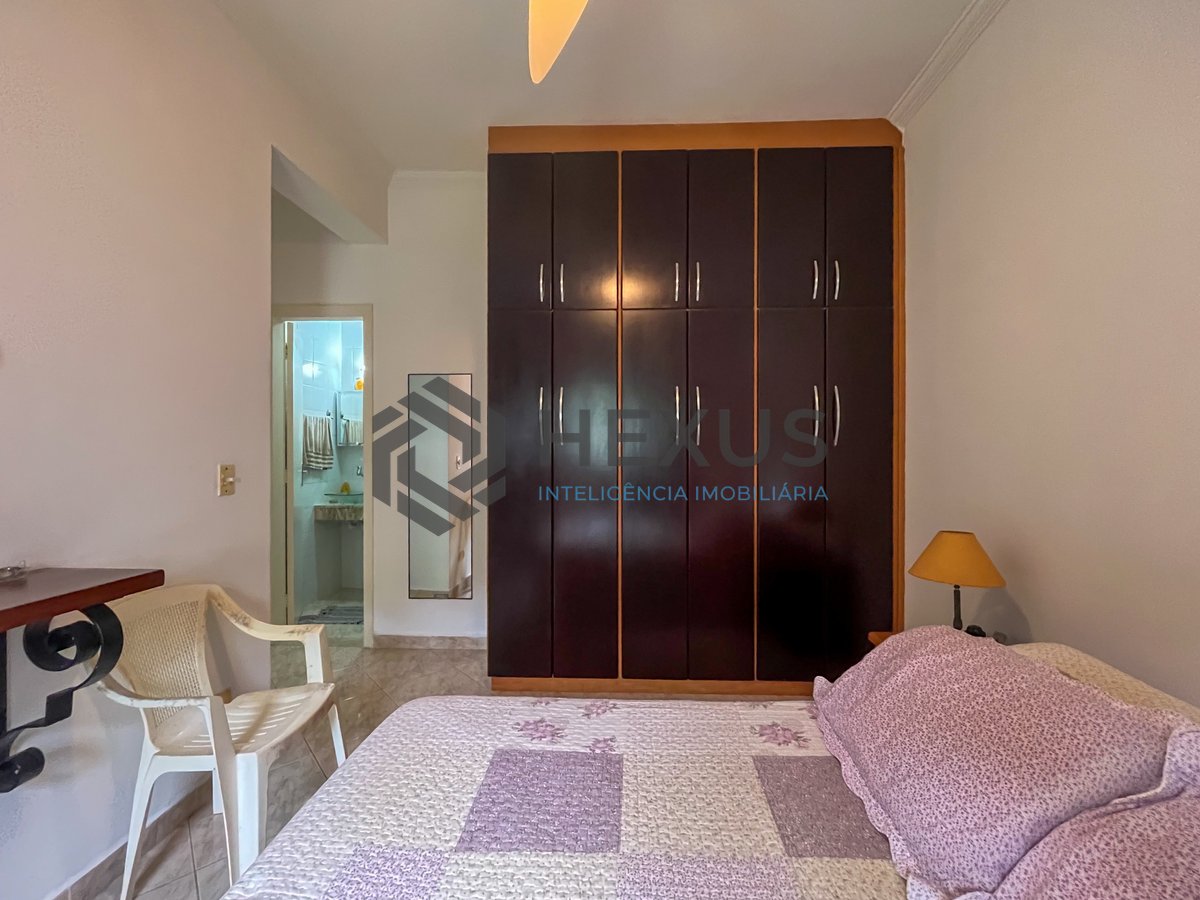 Foto 14 de Apartamento com varanda e lazer na Praia das Pitangueiras, Guaruja