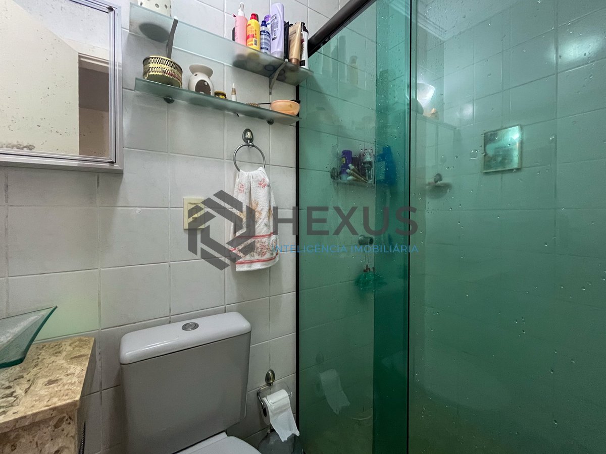 Foto 15 de Apartamento com varanda e lazer na Praia das Pitangueiras, Guaruja