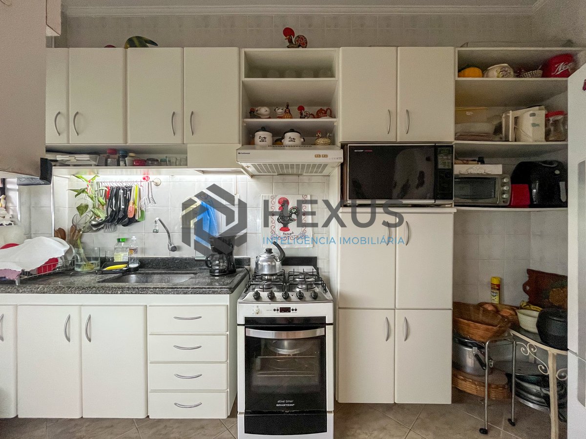 Foto 16 de Apartamento com varanda e lazer na Praia das Pitangueiras, Guaruja