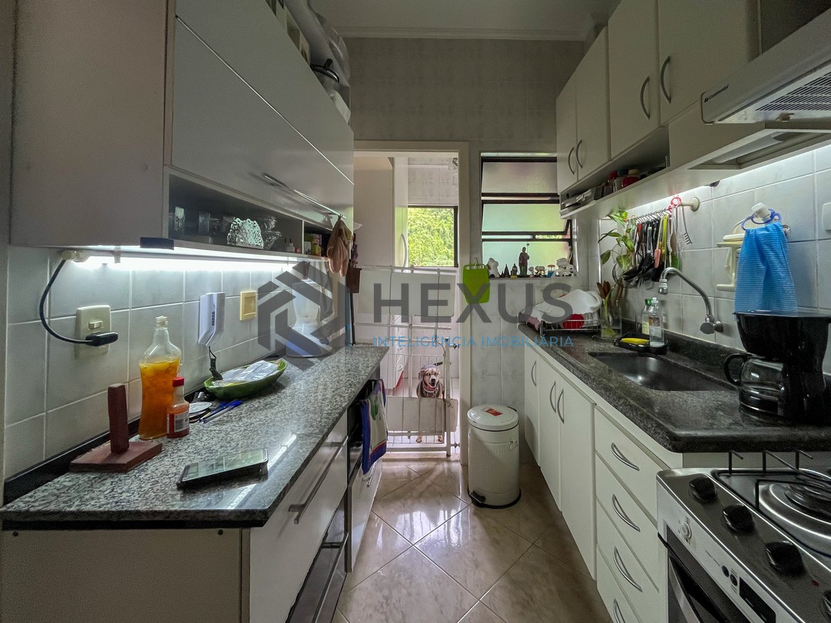 Foto 17 de Apartamento com varanda e lazer na Praia das Pitangueiras, Guaruja