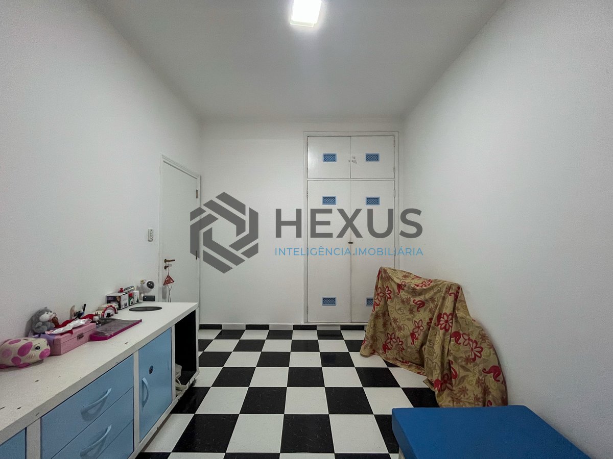 Foto 14 de Apartamento com varanda vista mar na beira mar da Praia das Pitangueiras, Guaruja