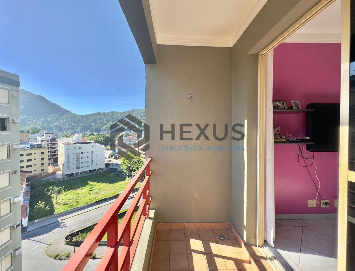 Foto 2 de Apartamento com varanda e lazer na Praia da Enseada, Guaruja