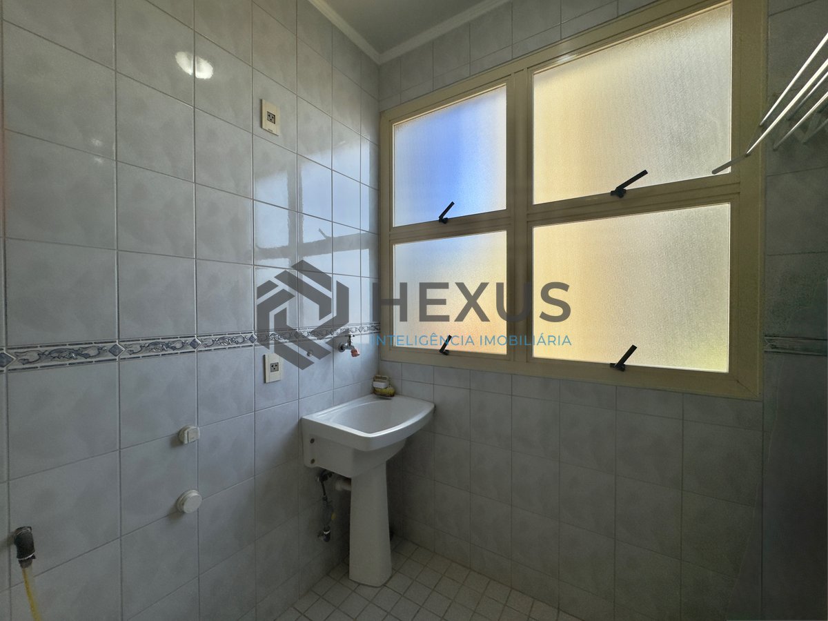 Foto 16 de Apartamento com varanda e lazer na Praia da Enseada, Guaruja