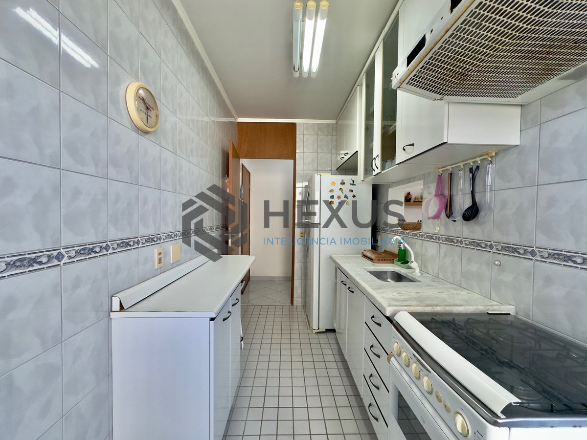 Foto 17 de Apartamento com varanda e lazer na Praia da Enseada, Guaruja
