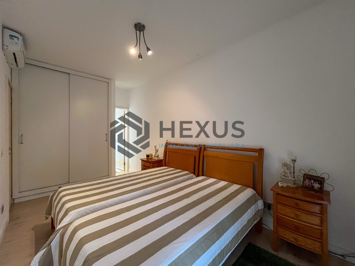 Foto 18 de Apartamento com varanda e lazer na região do Aquário na Praia da Enseada, Guaruja