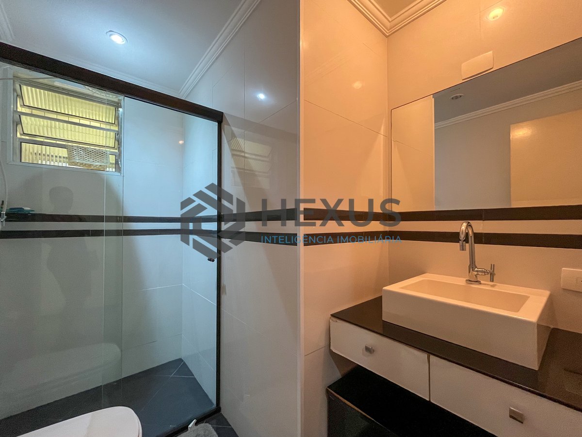 Foto 16 de Apartamento com varanda e lazer na Praia da Enseada, Guaruja