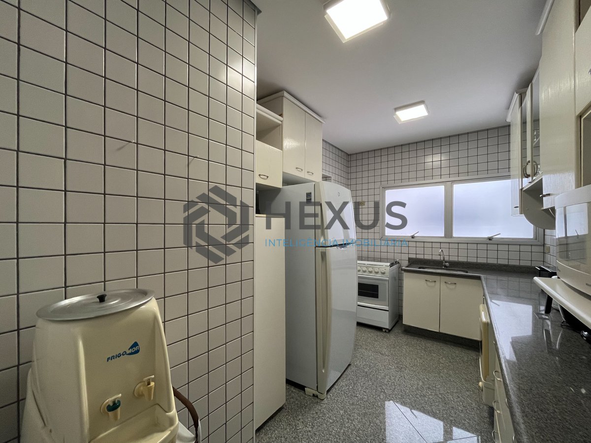 Foto 23 de Apartamento com varanda e lazer na Praia da Enseada, Guaruja