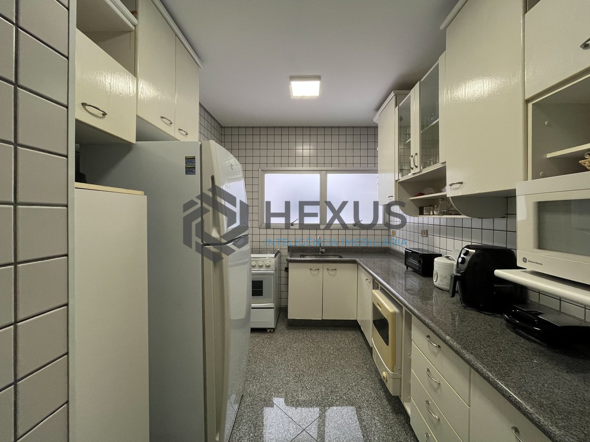 Foto 24 de Apartamento com varanda e lazer na Praia da Enseada, Guaruja