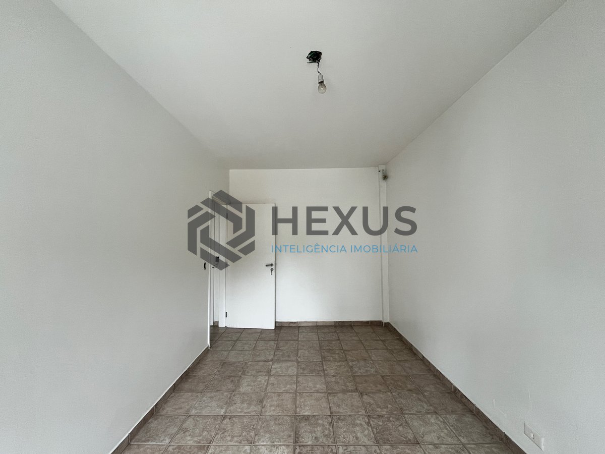 Foto 13 de Apartamento com varanda a uma quadra da Praia das Pitangueiras, Guaruja