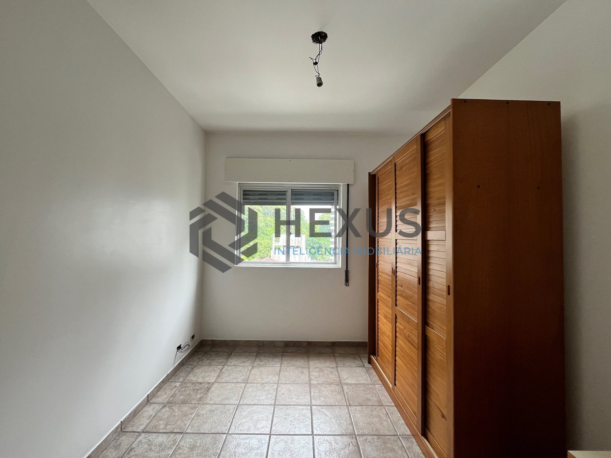 Foto 16 de Apartamento com varanda a uma quadra da Praia das Pitangueiras, Guaruja