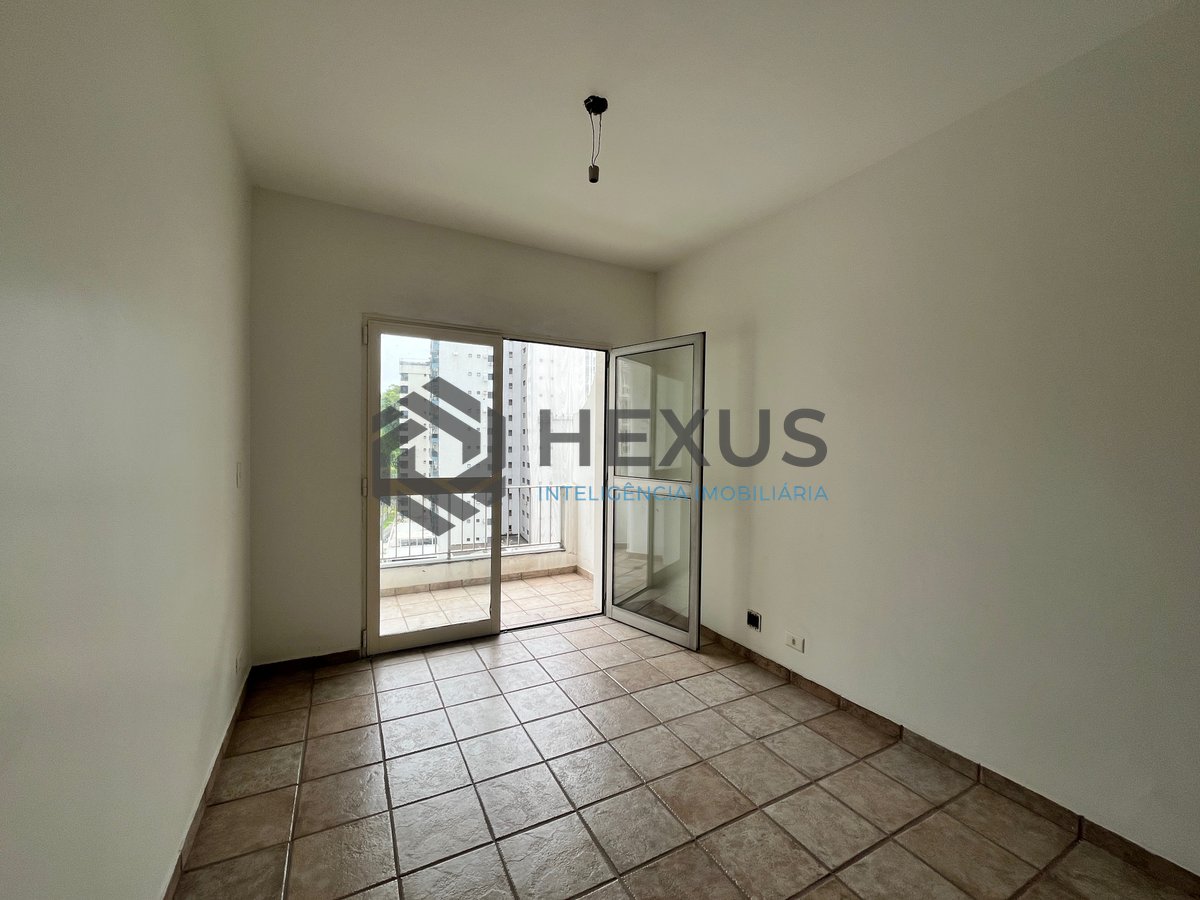 Foto 3 de Apartamento com varanda a uma quadra da Praia das Pitangueiras, Guaruja