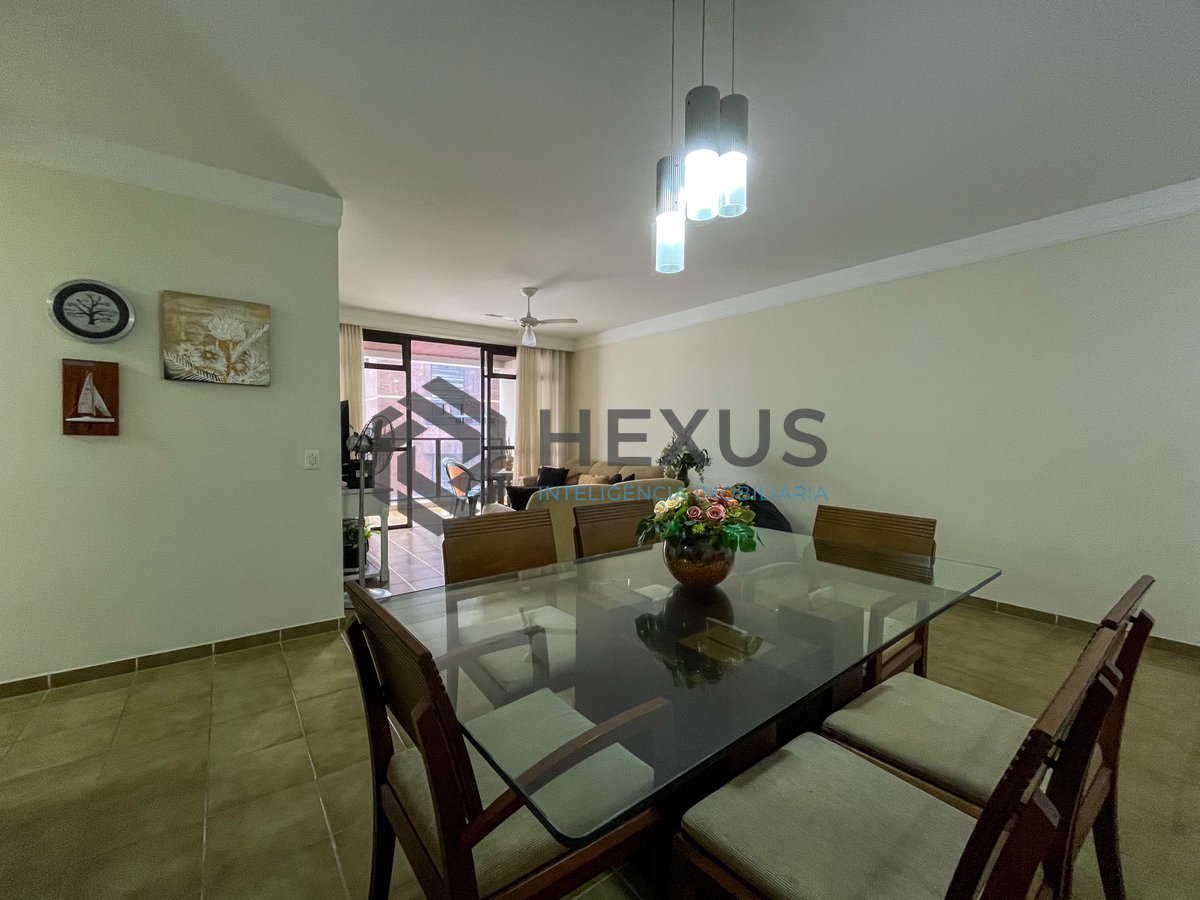Foto 11 de Apartamento com varanda e lazer a uma quadra da Praia das Pitangueiras, Guaruja