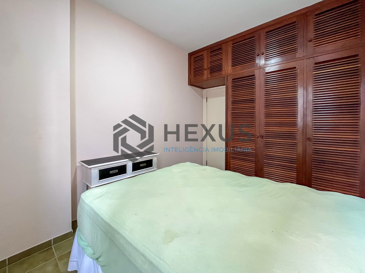 Foto 16 de Apartamento com varanda e lazer a uma quadra da Praia das Pitangueiras, Guaruja