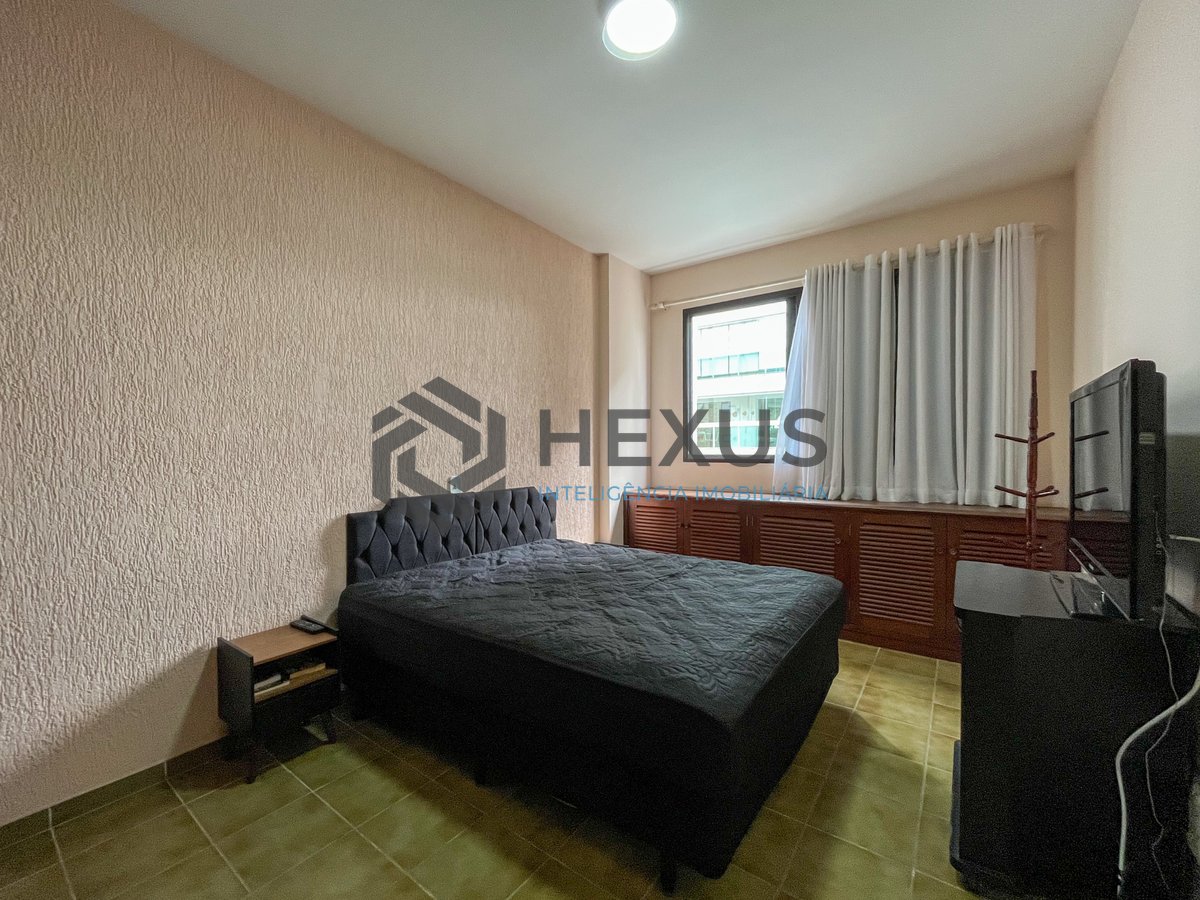Foto 19 de Apartamento com varanda e lazer a uma quadra da Praia das Pitangueiras, Guaruja