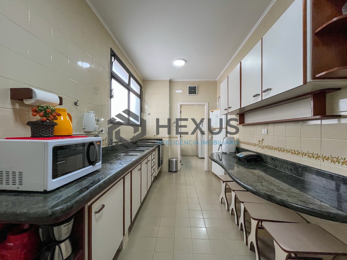 Foto 23 de Apartamento com varanda e lazer a uma quadra da Praia das Pitangueiras, Guaruja
