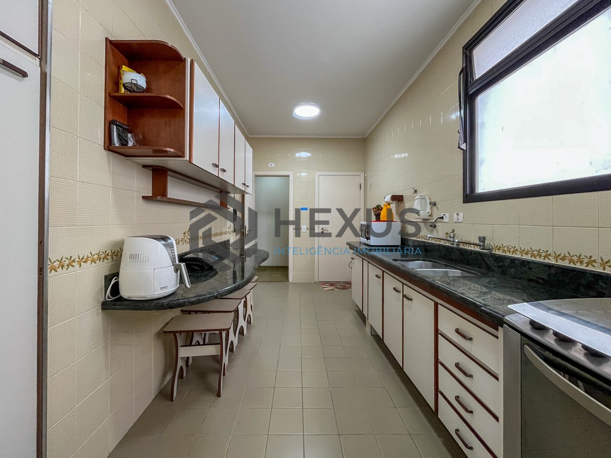 Foto 24 de Apartamento com varanda e lazer a uma quadra da Praia das Pitangueiras, Guaruja