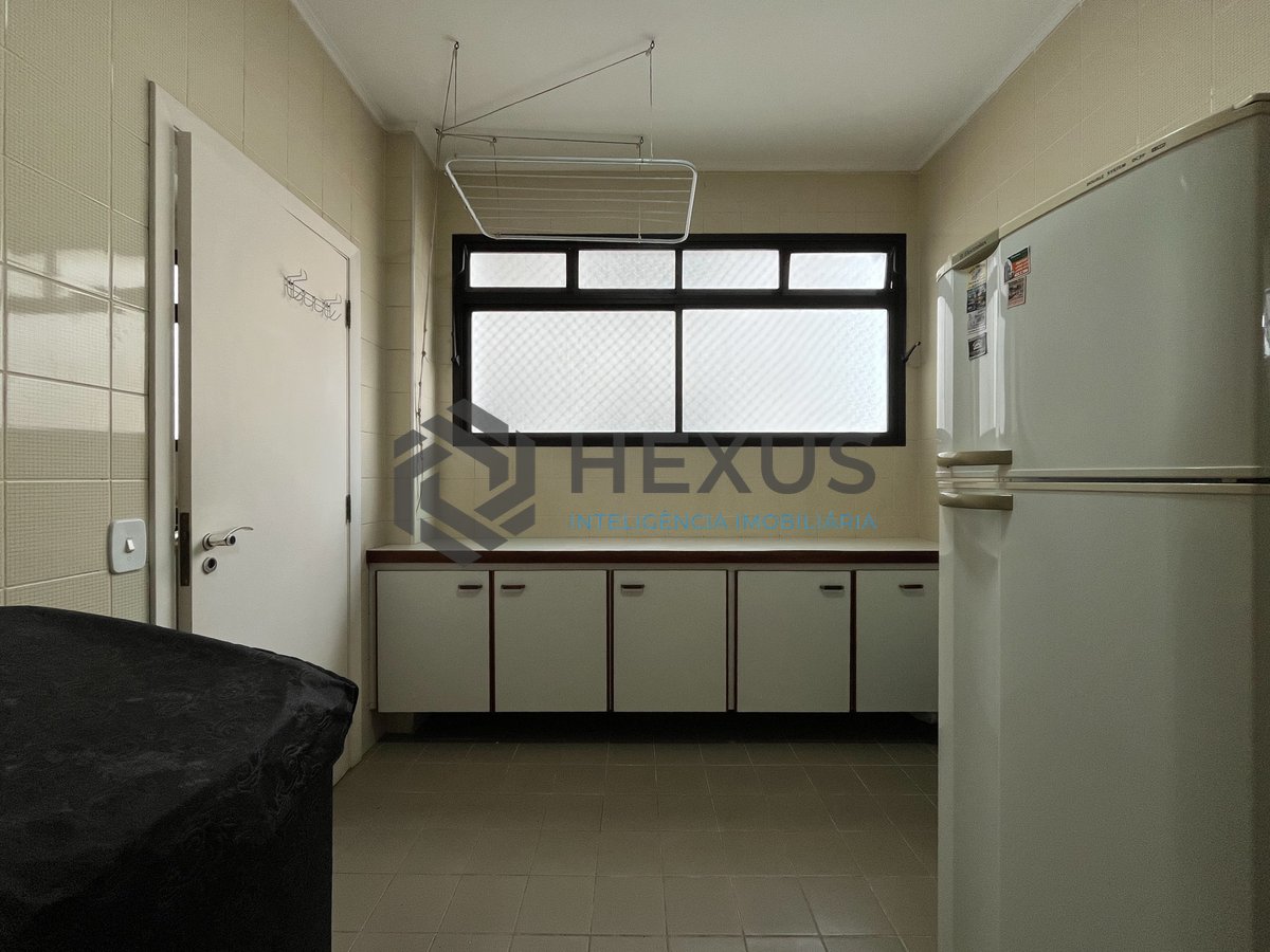 Foto 25 de Apartamento com varanda e lazer a uma quadra da Praia das Pitangueiras, Guaruja
