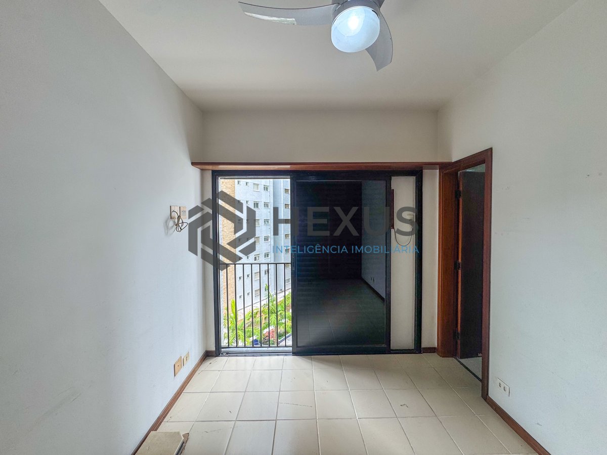 Foto 17 de Apartamento Frente mar com varanda e lazer na Praia das Astúrias, Guarujá