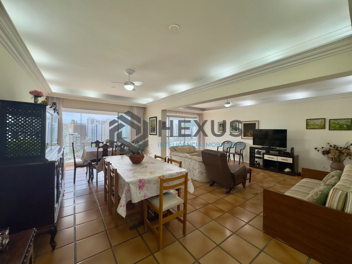 Foto 4 de Apartamento frente mar com varanda e lazer na Praia das Asturias, Guaruja