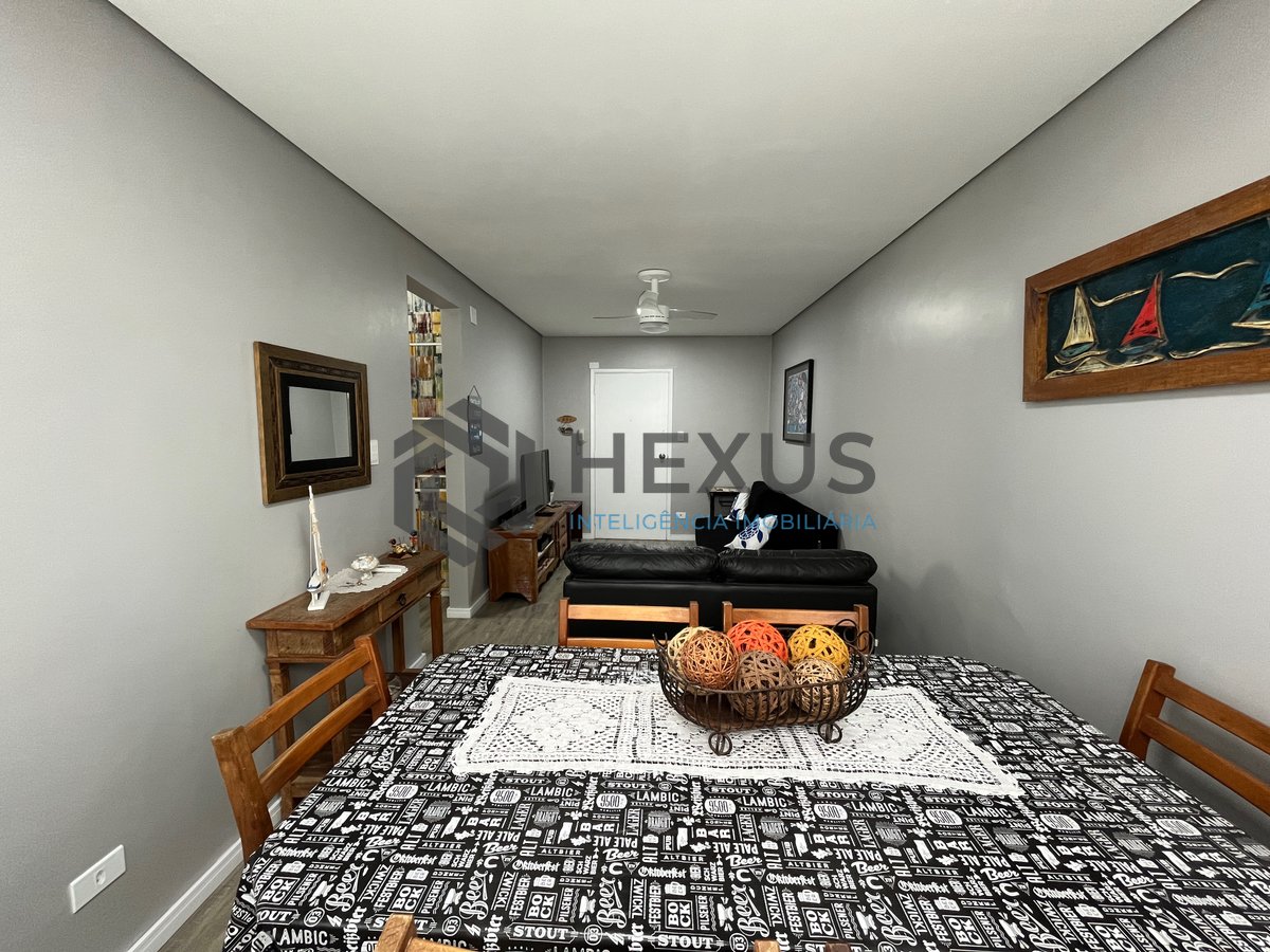 Foto 2 de Apartamento a duas quadras da Praia das Pitangueiras, Guaruja
