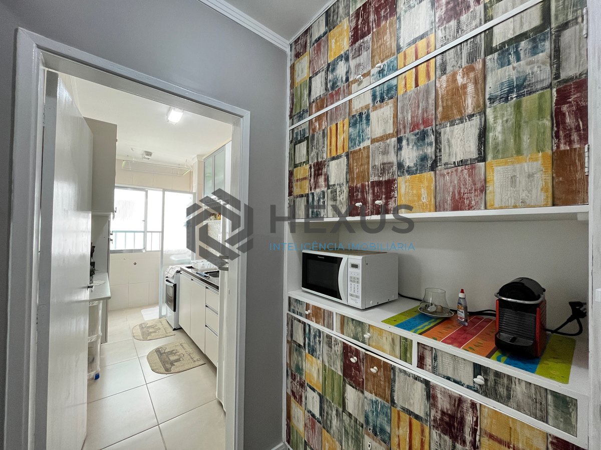 Foto 12 de Apartamento a duas quadras da Praia das Pitangueiras, Guaruja