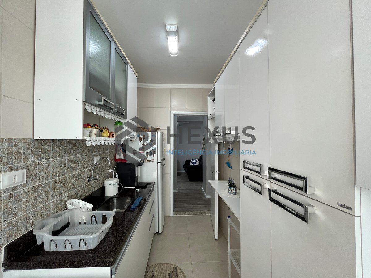 Foto 14 de Apartamento a duas quadras da Praia das Pitangueiras, Guaruja