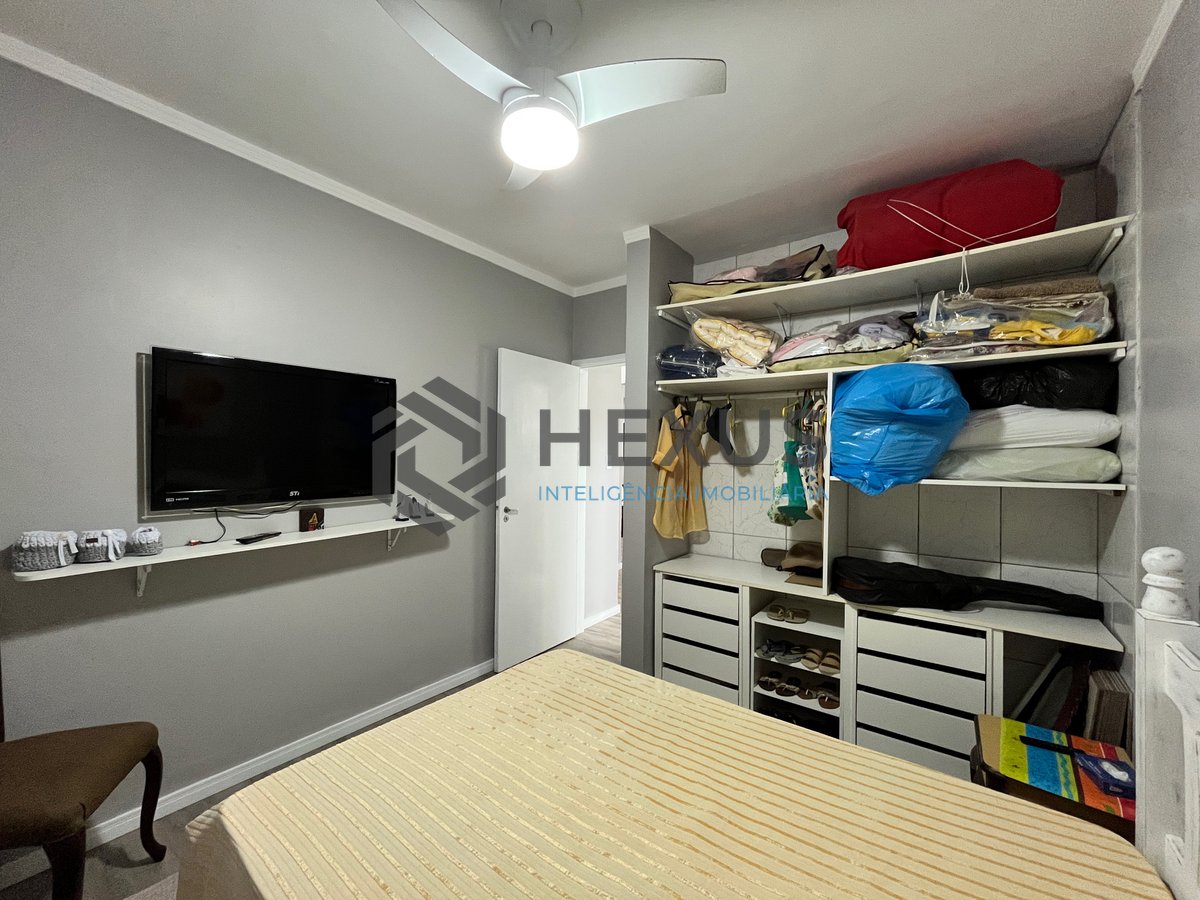 Foto 10 de Apartamento a duas quadras da Praia das Pitangueiras, Guaruja