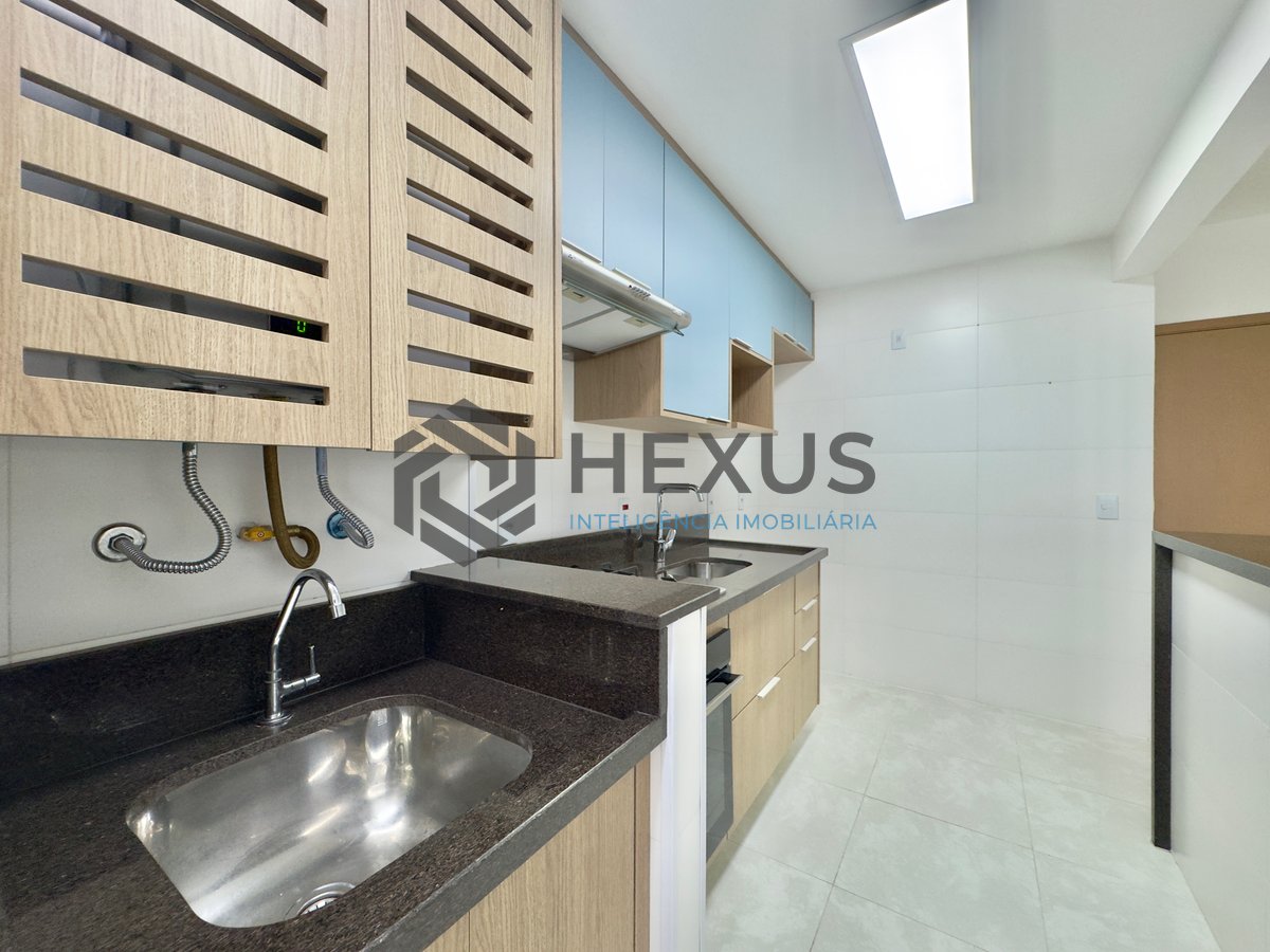 Foto 13 de Apartamento reformado com varanda gourmet e lazer a uma quadra da Praia das Asturias, Guaruja