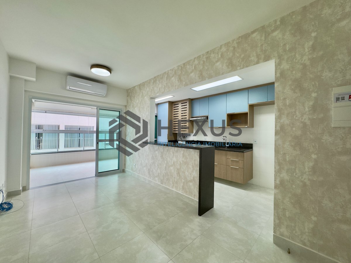 Foto 4 de Apartamento reformado com varanda gourmet e lazer a uma quadra da Praia das Asturias, Guaruja