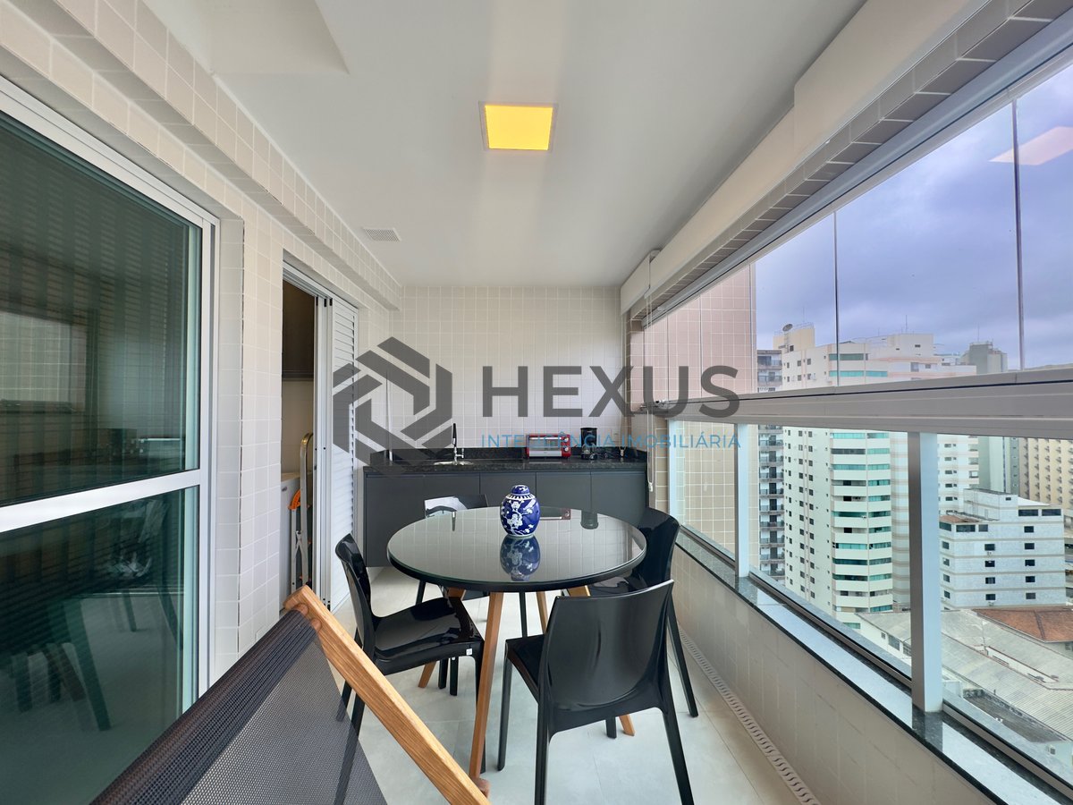 Foto 2 de Apartamento reformado com varanda gourmet e lazer a uma quadra da Praia das Asturias, Guaruja