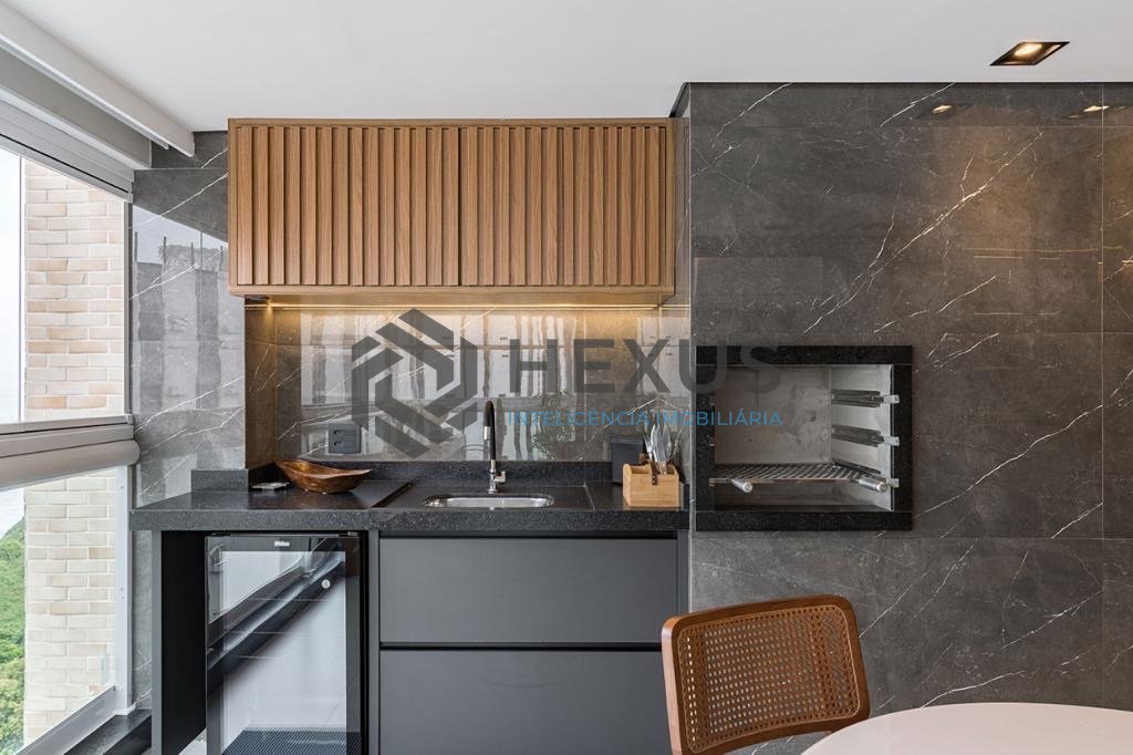 Foto 5 de Apartamento reformado frente mar com varanda gourmet em prédio novo com lazer na Praia das Asturias, Guaruja